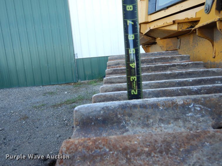 image for item DS1379 2004 John Deere 700H LT  dozer