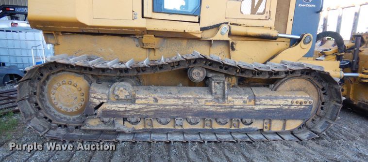 image for item DS1379 2004 John Deere 700H LT  dozer