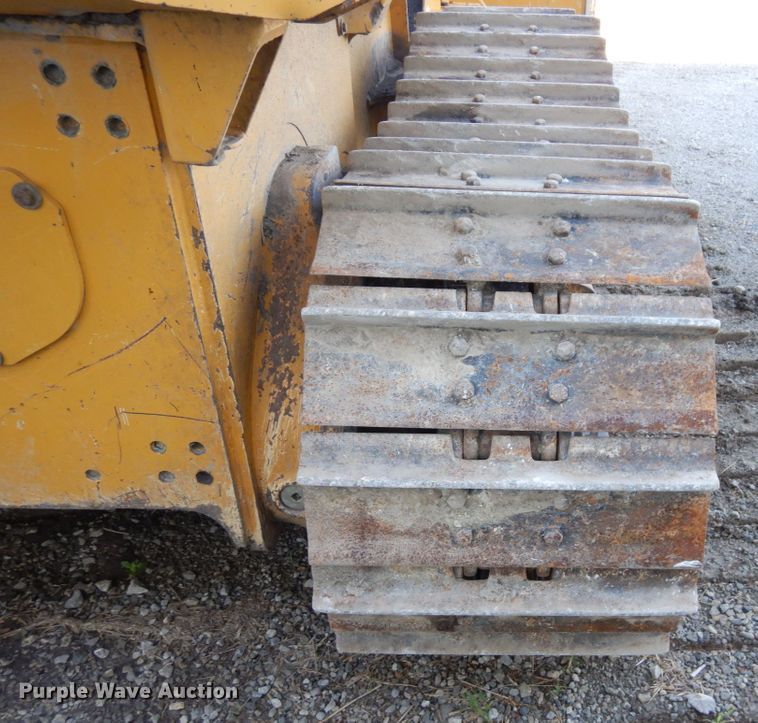 image for item DS1379 2004 John Deere 700H LT  dozer