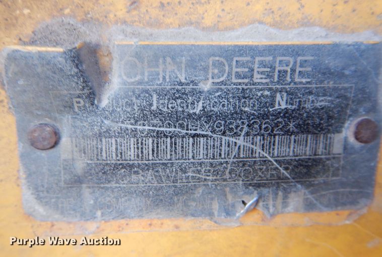 image for item DS1379 2004 John Deere 700H LT  dozer