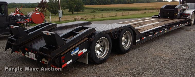 image for item DS6257 2004 Eager Beaver 35GSL  lowboy equipment trailer