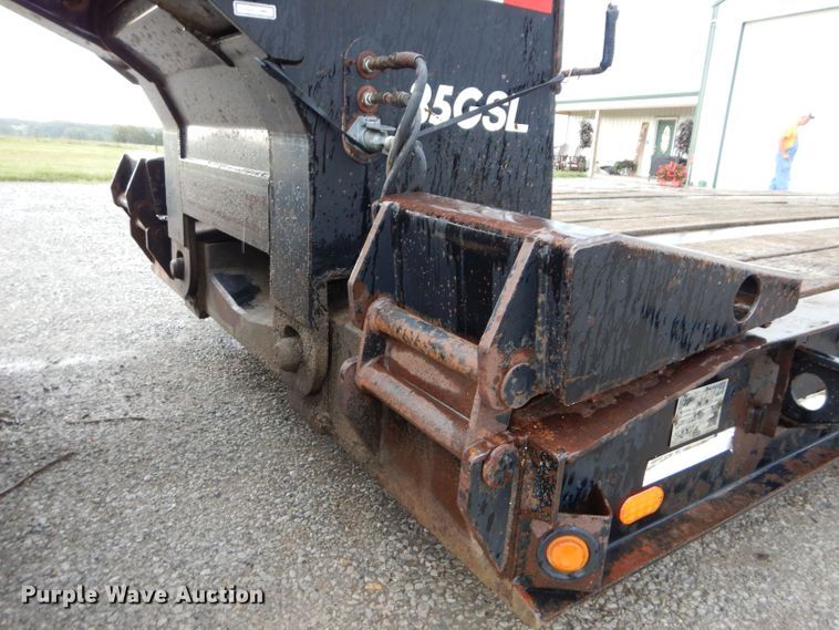 image for item DS6257 2004 Eager Beaver 35GSL  lowboy equipment trailer