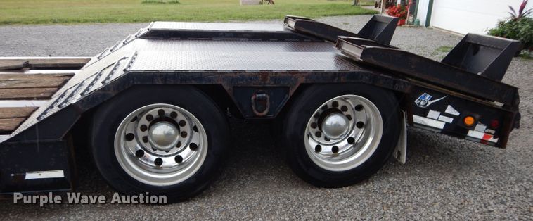 image for item DS6257 2004 Eager Beaver 35GSL  lowboy equipment trailer