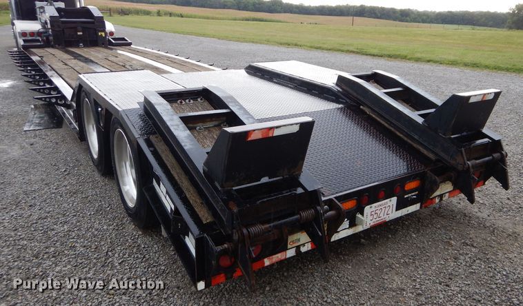 image for item DS6257 2004 Eager Beaver 35GSL  lowboy equipment trailer