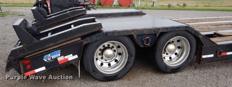 image for item DS6257 2004 Eager Beaver 35GSL  lowboy equipment trailer