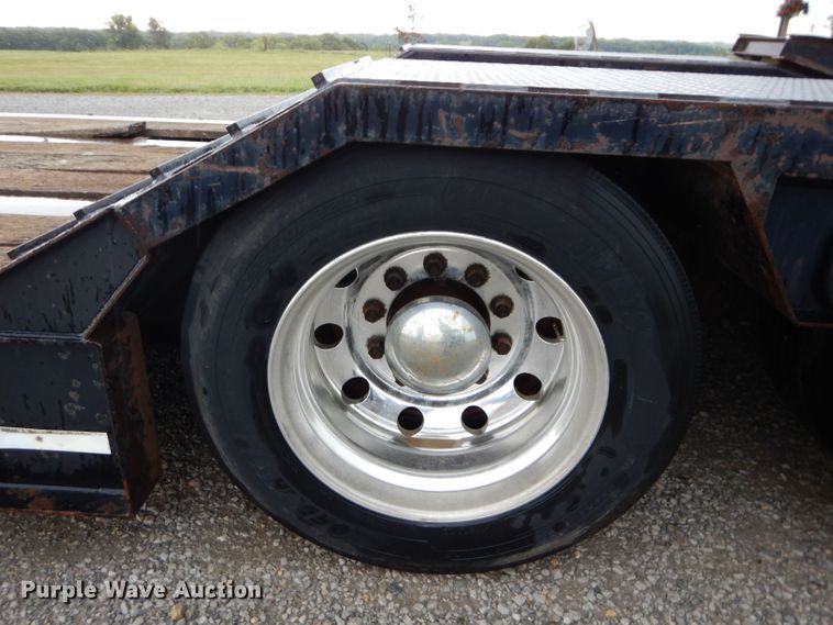 image for item DS6257 2004 Eager Beaver 35GSL  lowboy equipment trailer