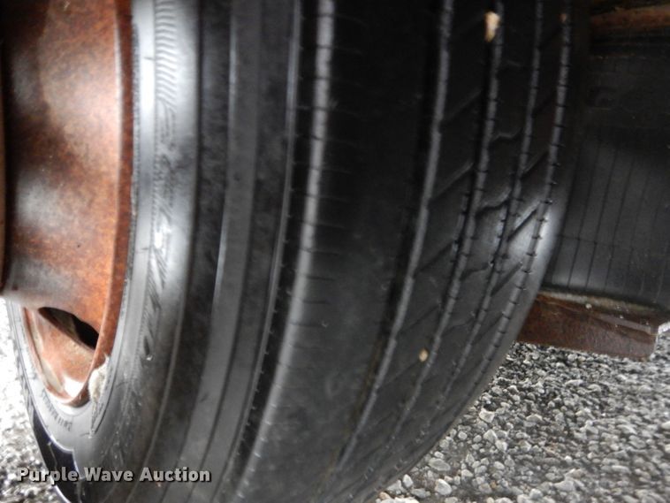 image for item DS6257 2004 Eager Beaver 35GSL  lowboy equipment trailer