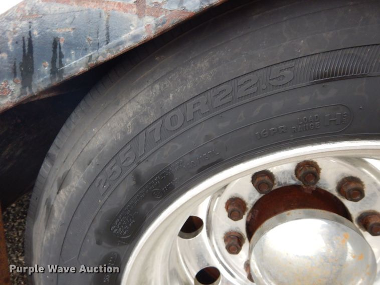 image for item DS6257 2004 Eager Beaver 35GSL  lowboy equipment trailer