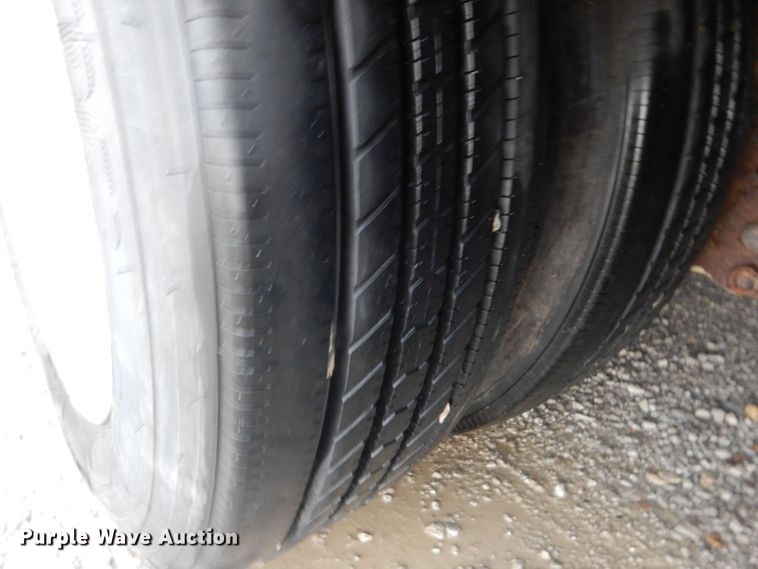 image for item DS6257 2004 Eager Beaver 35GSL  lowboy equipment trailer