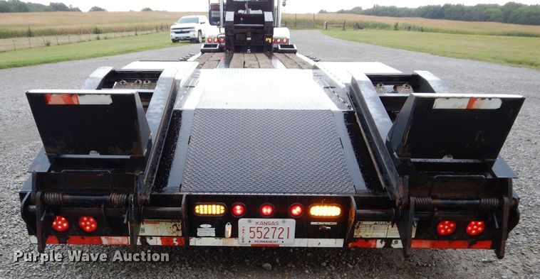 image for item DS6257 2004 Eager Beaver 35GSL  lowboy equipment trailer