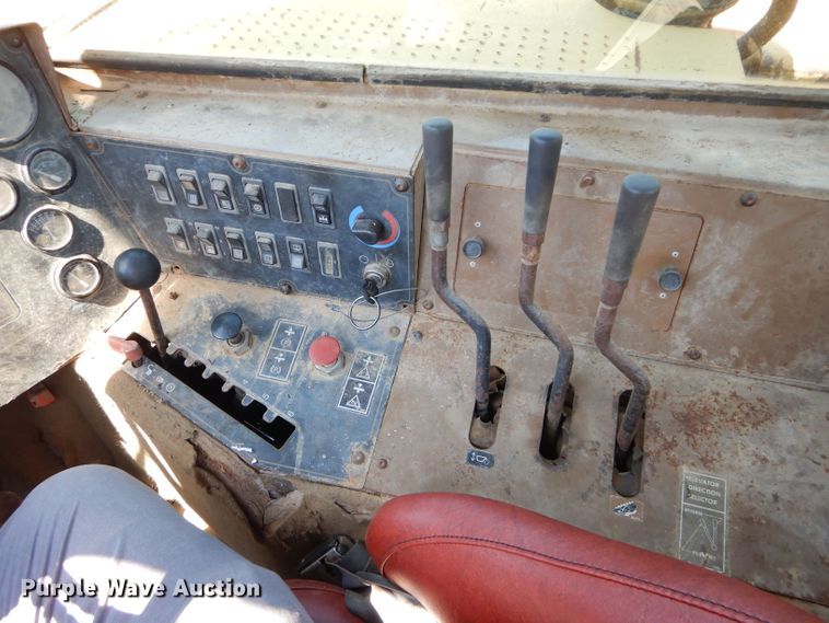 image for item DS6260 1995 Caterpillar 615C Series II  elevating scraper