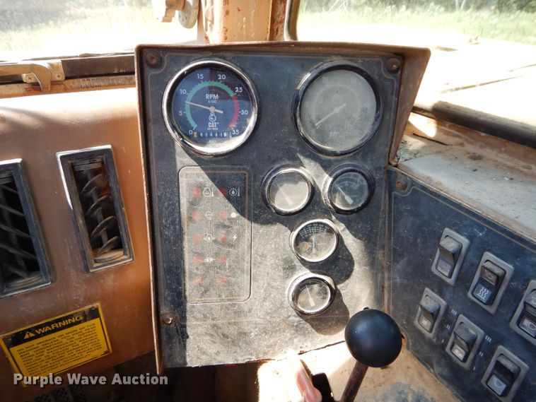 image for item DS6260 1995 Caterpillar 615C Series II  elevating scraper