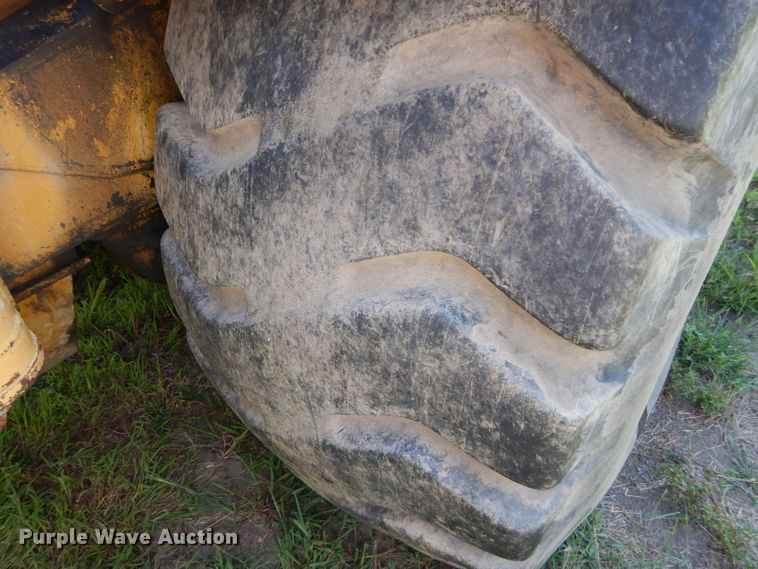 image for item DS6260 1995 Caterpillar 615C Series II  elevating scraper