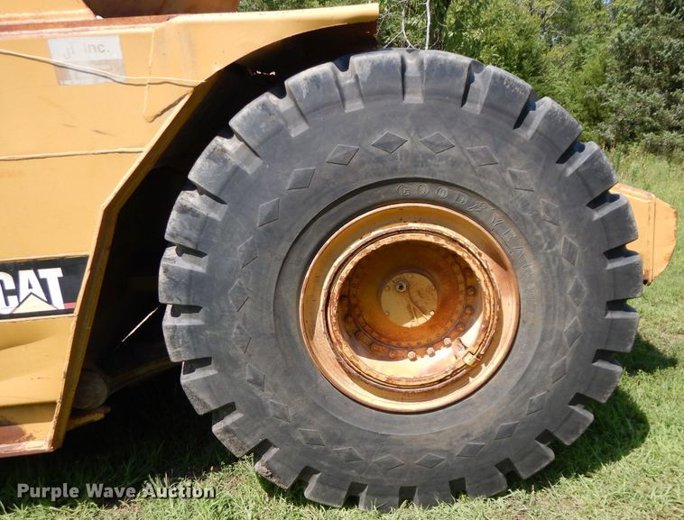 image for item DS6260 1995 Caterpillar 615C Series II  elevating scraper