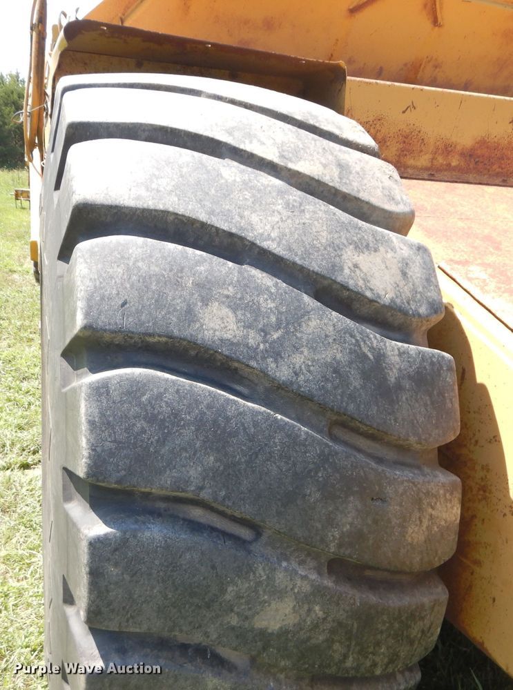 image for item DS6260 1995 Caterpillar 615C Series II  elevating scraper