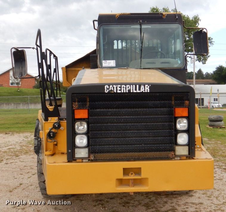 image for item DS8195 2000 Caterpillar D250E II  haul truck