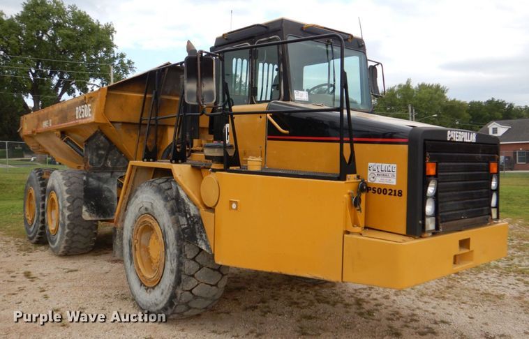 image for item DS8195 2000 Caterpillar D250E II  haul truck