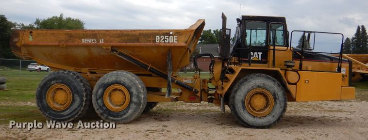 image for item DS8195 2000 Caterpillar D250E II  haul truck
