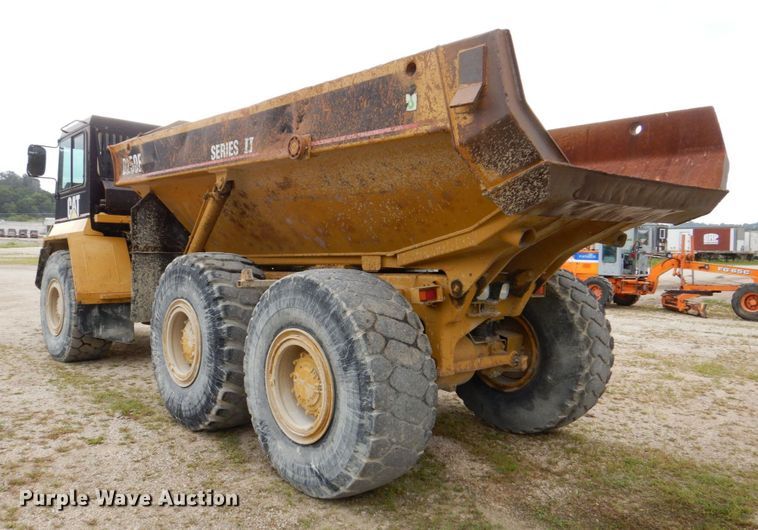 image for item DS8195 2000 Caterpillar D250E II  haul truck