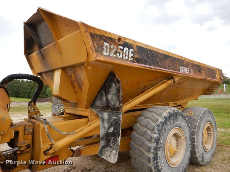image for item DS8195 2000 Caterpillar D250E II  haul truck