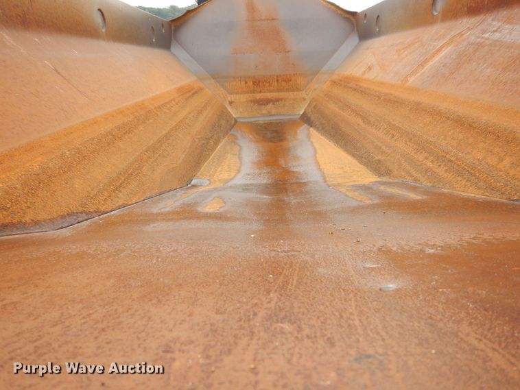 image for item DS8195 2000 Caterpillar D250E II  haul truck