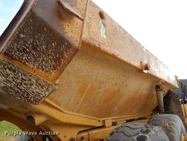 image for item DS8195 2000 Caterpillar D250E II  haul truck