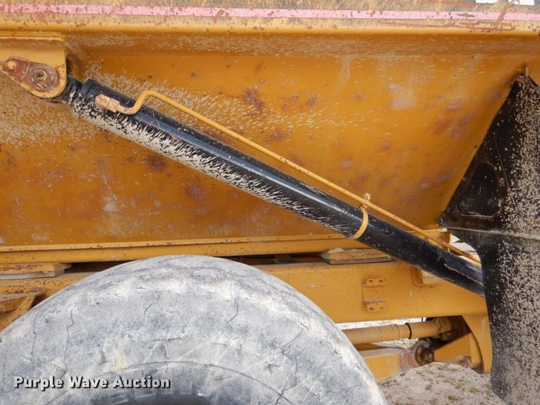 image for item DS8195 2000 Caterpillar D250E II  haul truck