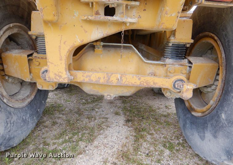 image for item DS8195 2000 Caterpillar D250E II  haul truck