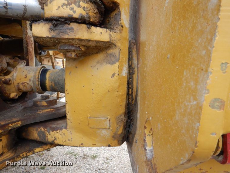 image for item DS8195 2000 Caterpillar D250E II  haul truck