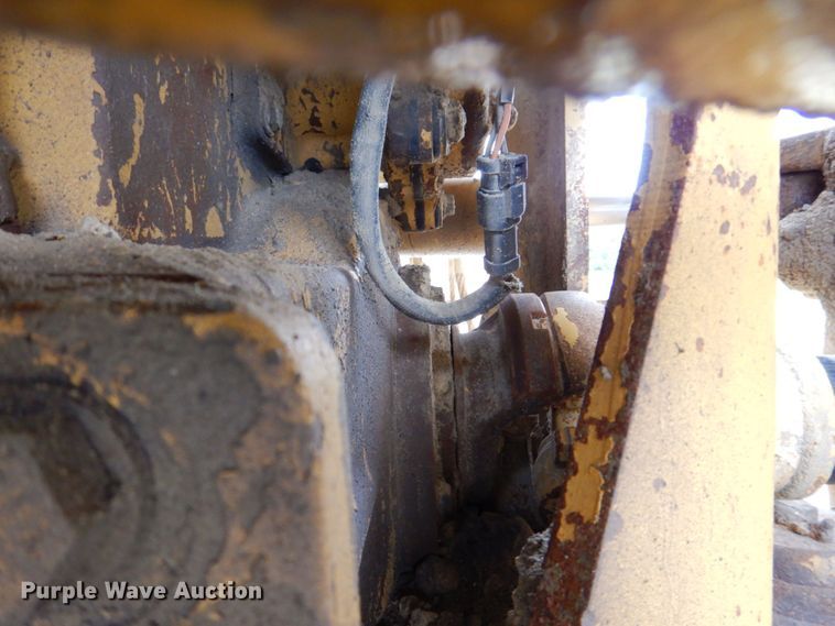 image for item DS8195 2000 Caterpillar D250E II  haul truck