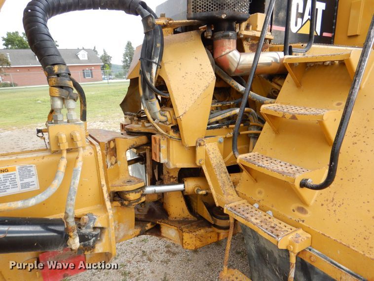 image for item DS8195 2000 Caterpillar D250E II  haul truck