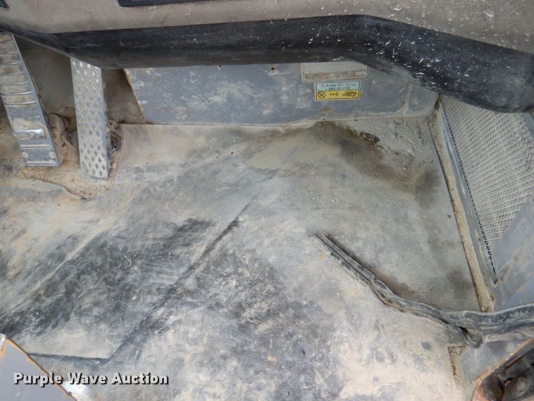 image for item DS8195 2000 Caterpillar D250E II  haul truck