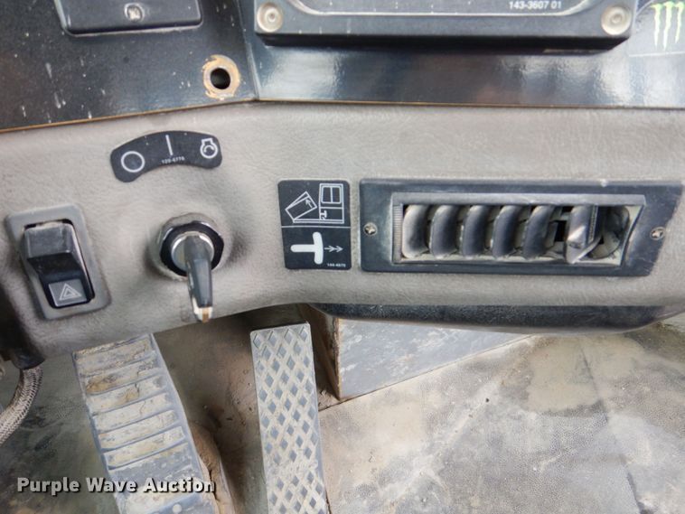 image for item DS8195 2000 Caterpillar D250E II  haul truck