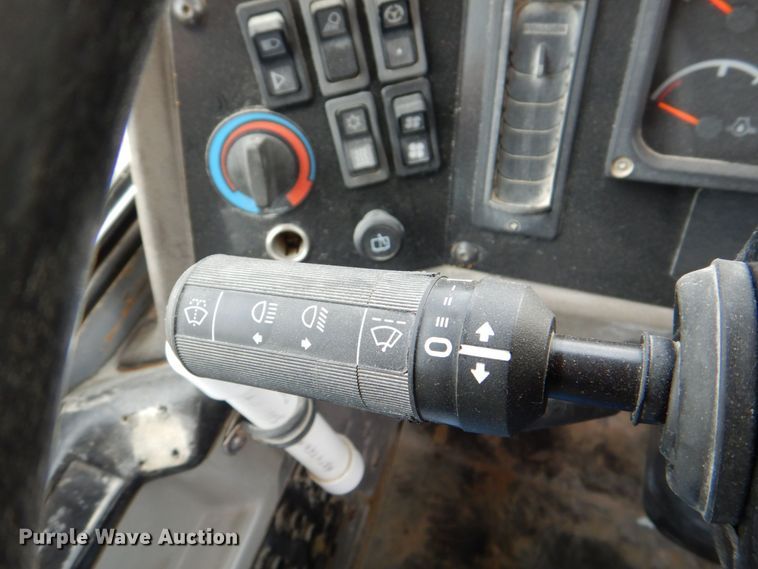 image for item DS8195 2000 Caterpillar D250E II  haul truck