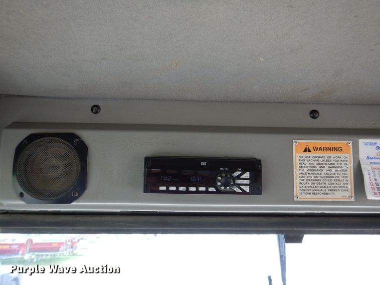 image for item DS8195 2000 Caterpillar D250E II  haul truck