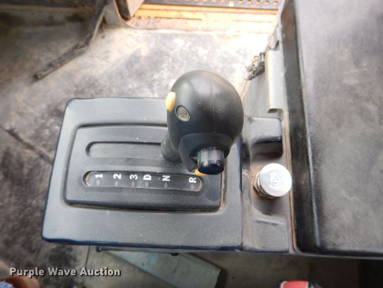 image for item DS8195 2000 Caterpillar D250E II  haul truck