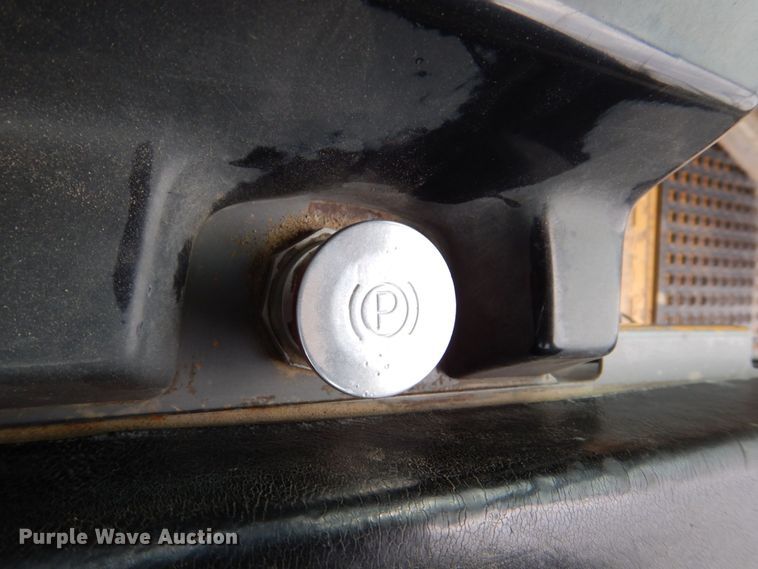 image for item DS8195 2000 Caterpillar D250E II  haul truck