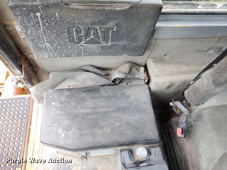 image for item DS8195 2000 Caterpillar D250E II  haul truck