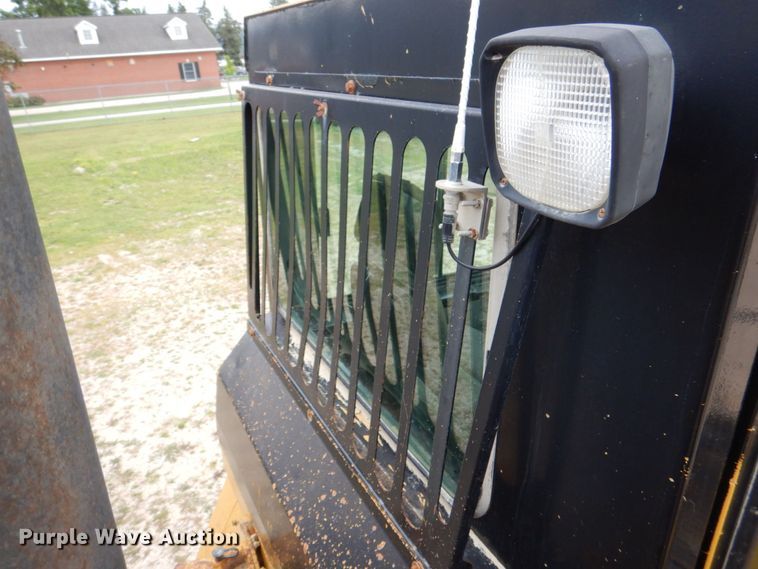 image for item DS8195 2000 Caterpillar D250E II  haul truck