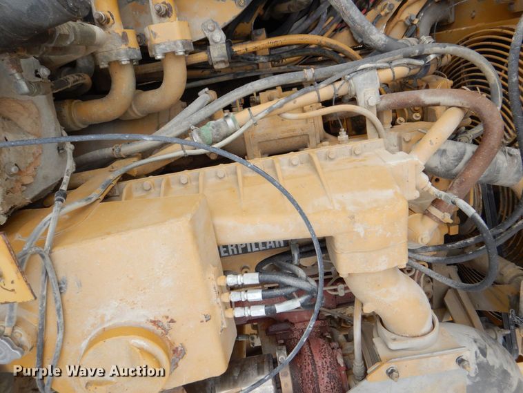 image for item DS8195 2000 Caterpillar D250E II  haul truck