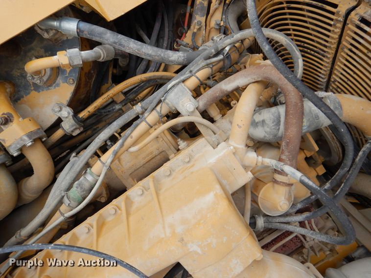 image for item DS8195 2000 Caterpillar D250E II  haul truck