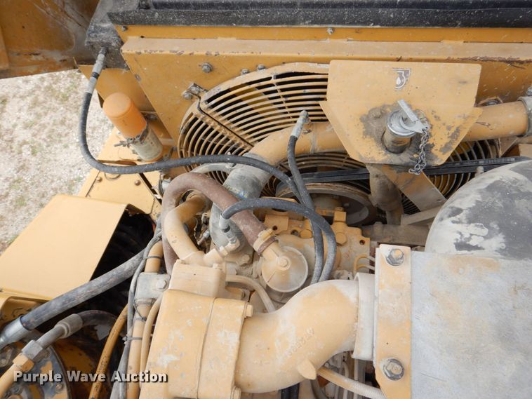 image for item DS8195 2000 Caterpillar D250E II  haul truck