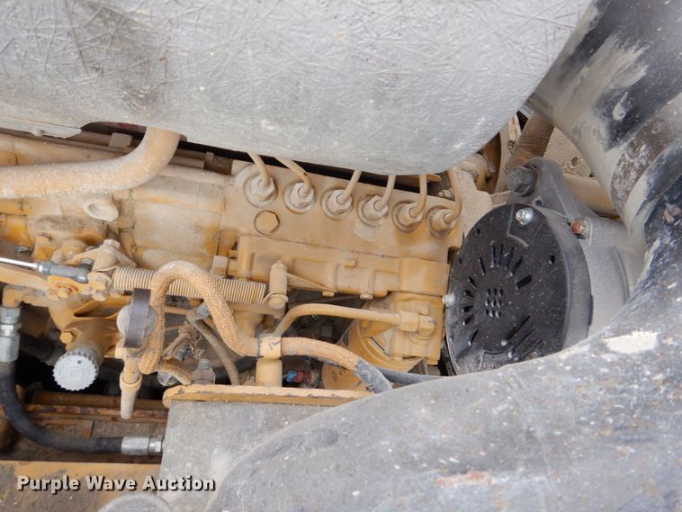 image for item DS8195 2000 Caterpillar D250E II  haul truck