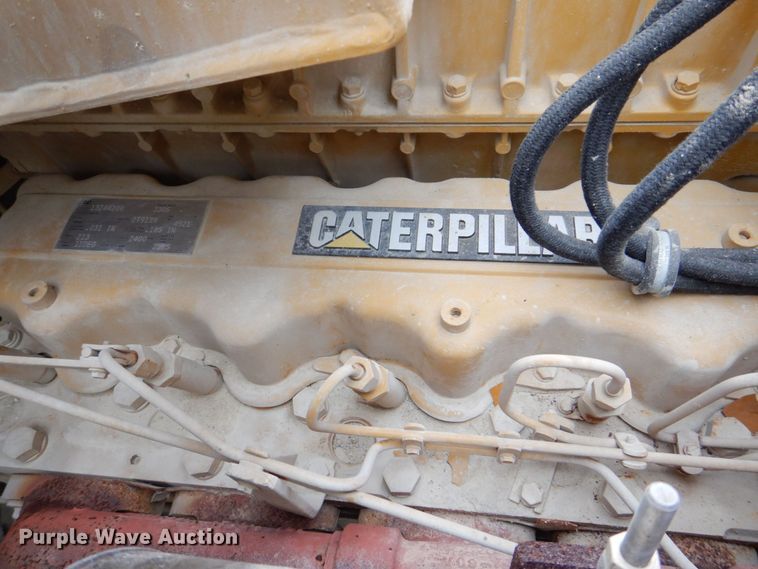 image for item DS8195 2000 Caterpillar D250E II  haul truck