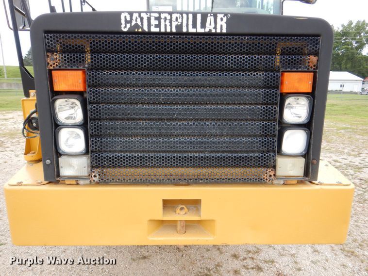 image for item DS8195 2000 Caterpillar D250E II  haul truck