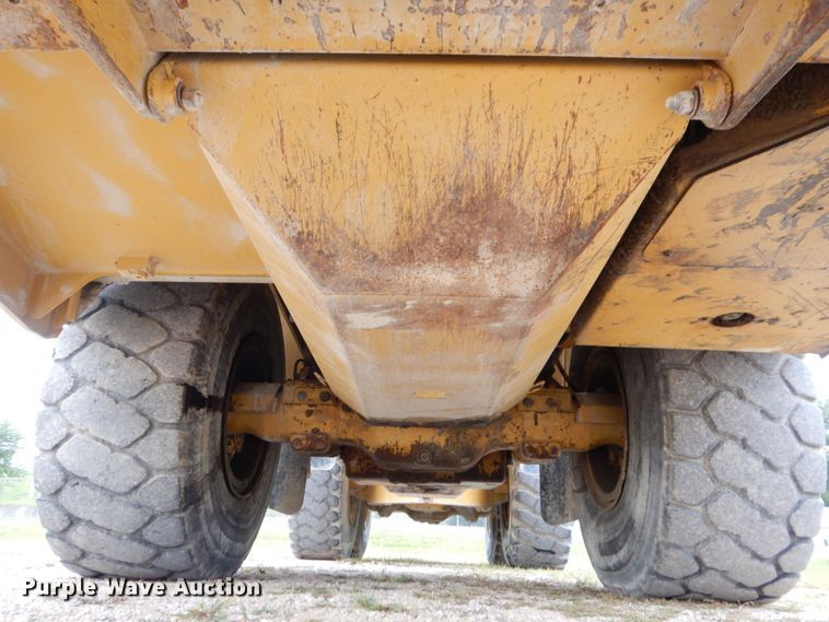 image for item DS8195 2000 Caterpillar D250E II  haul truck