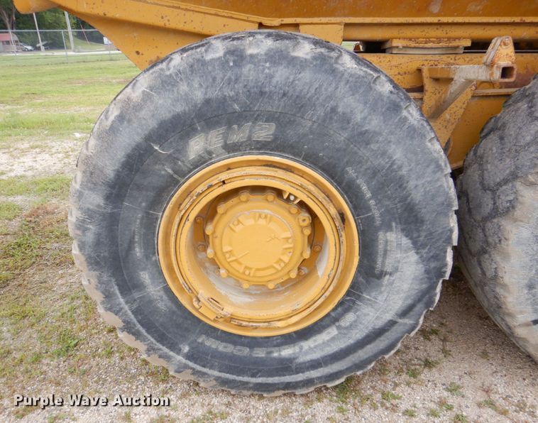 image for item DS8195 2000 Caterpillar D250E II  haul truck