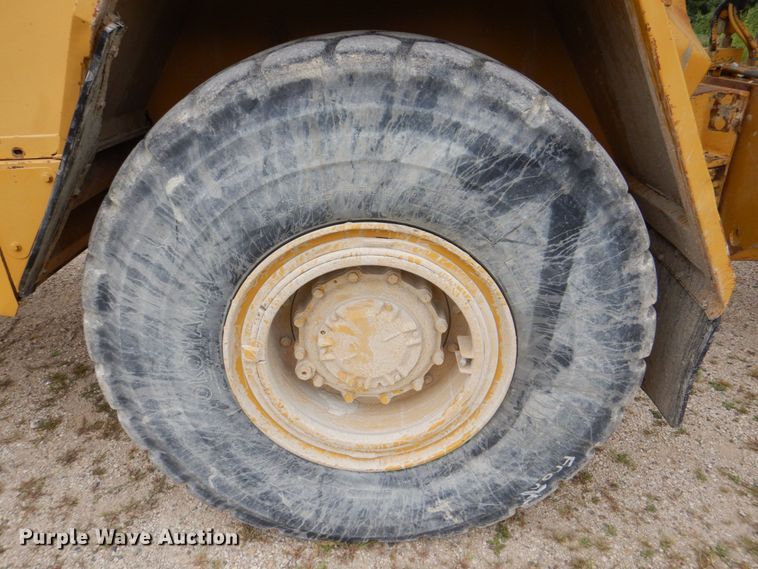 image for item DS8195 2000 Caterpillar D250E II  haul truck