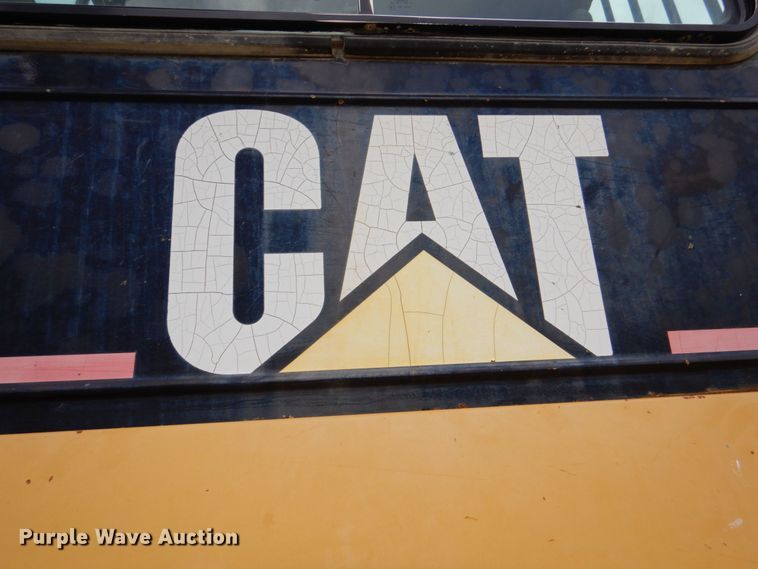 image for item DS8195 2000 Caterpillar D250E II  haul truck