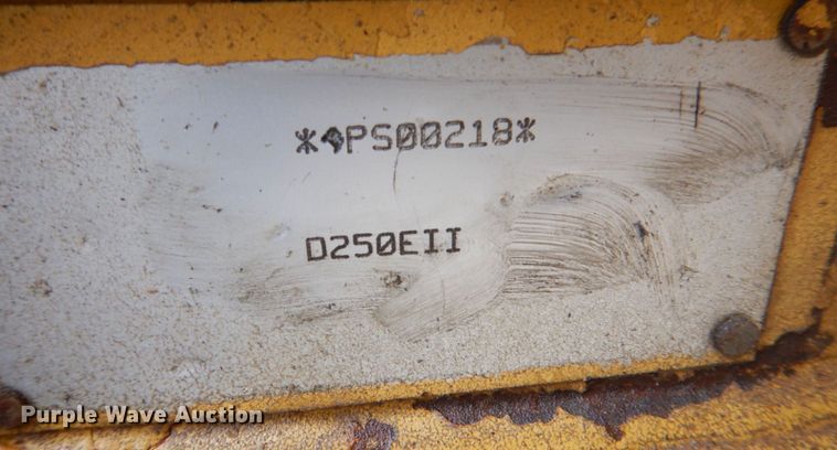 image for item DS8195 2000 Caterpillar D250E II  haul truck